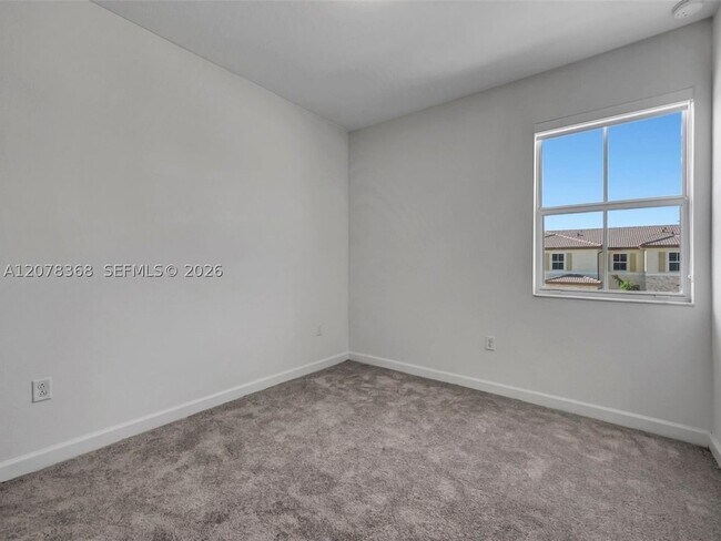 Building Photo - 2574 SE 29th St
