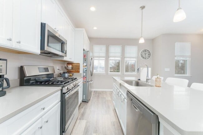 Building Photo - 645 Jenny Wy