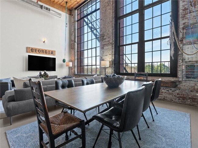 Building Photo - 170 Boulevard NE