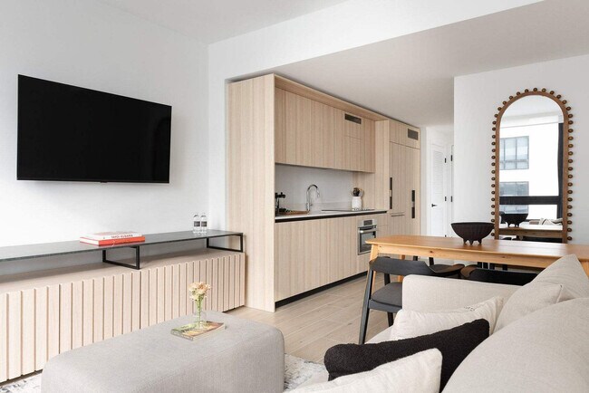 Building Photo - 225 N Miami Ave