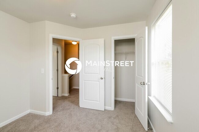 Building Photo - 3 Bedroom Pet-Friendly Home in Winston-Salem, NC with Main Street Renewal