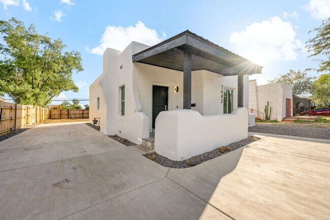 Building Photo - Sam Hughes New Home - Available for PRELEASE 2026!