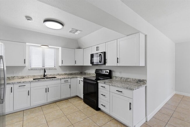 Building Photo - 6622 W Peck Dr