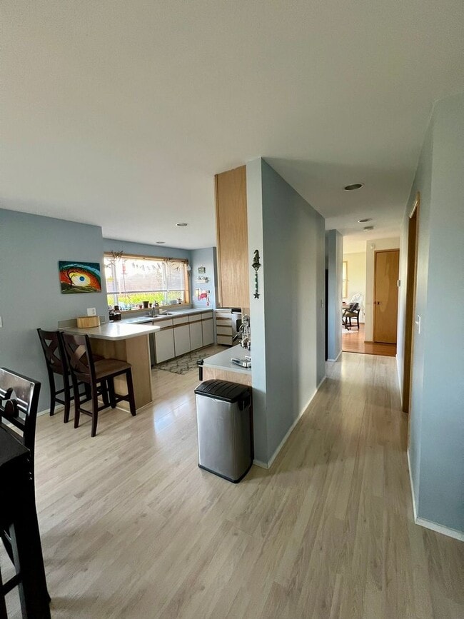 Building Photo - 3 Bd., 2 Ba., in Birch Bay Sea Links Gated Community