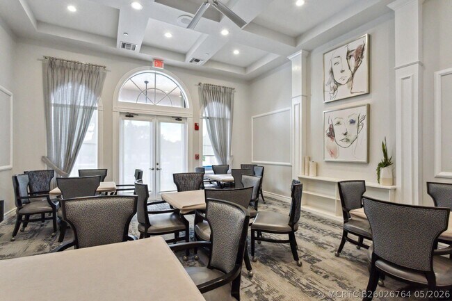 Building Photo - 6887 Viale Elizabeth