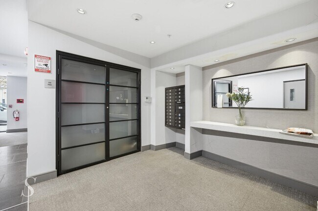 Building Photo - 6401 Park Ave