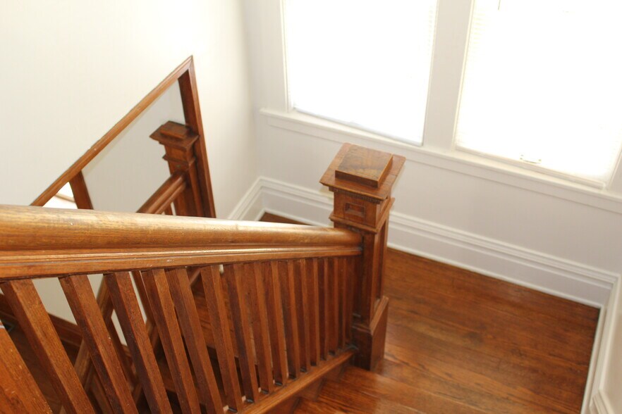 Building Photo - 514 Wheaton Ave