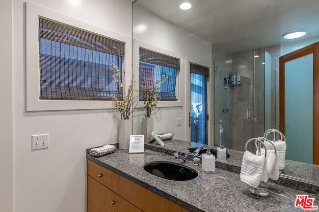 Building Photo - 24456 Malibu Rd