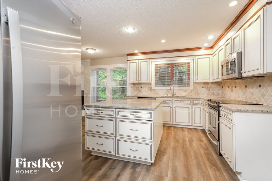 Building Photo - 8832 Belhaven Ct