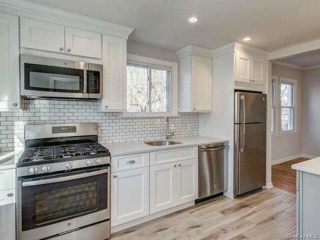 Building Photo - 232 Franklin Ave