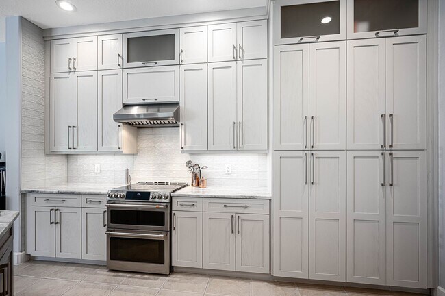 Building Photo - 956 Scherer Way