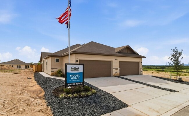 Building Photo - 5203 Green Clb