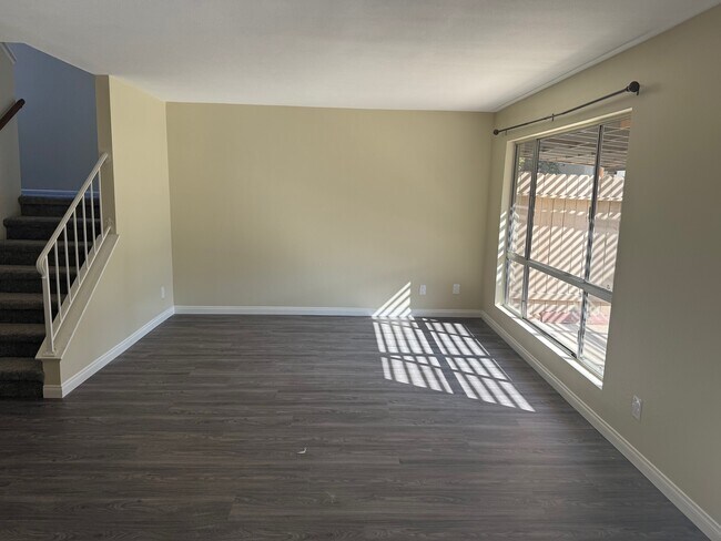 Building Photo - 440 W Santa Barbara St