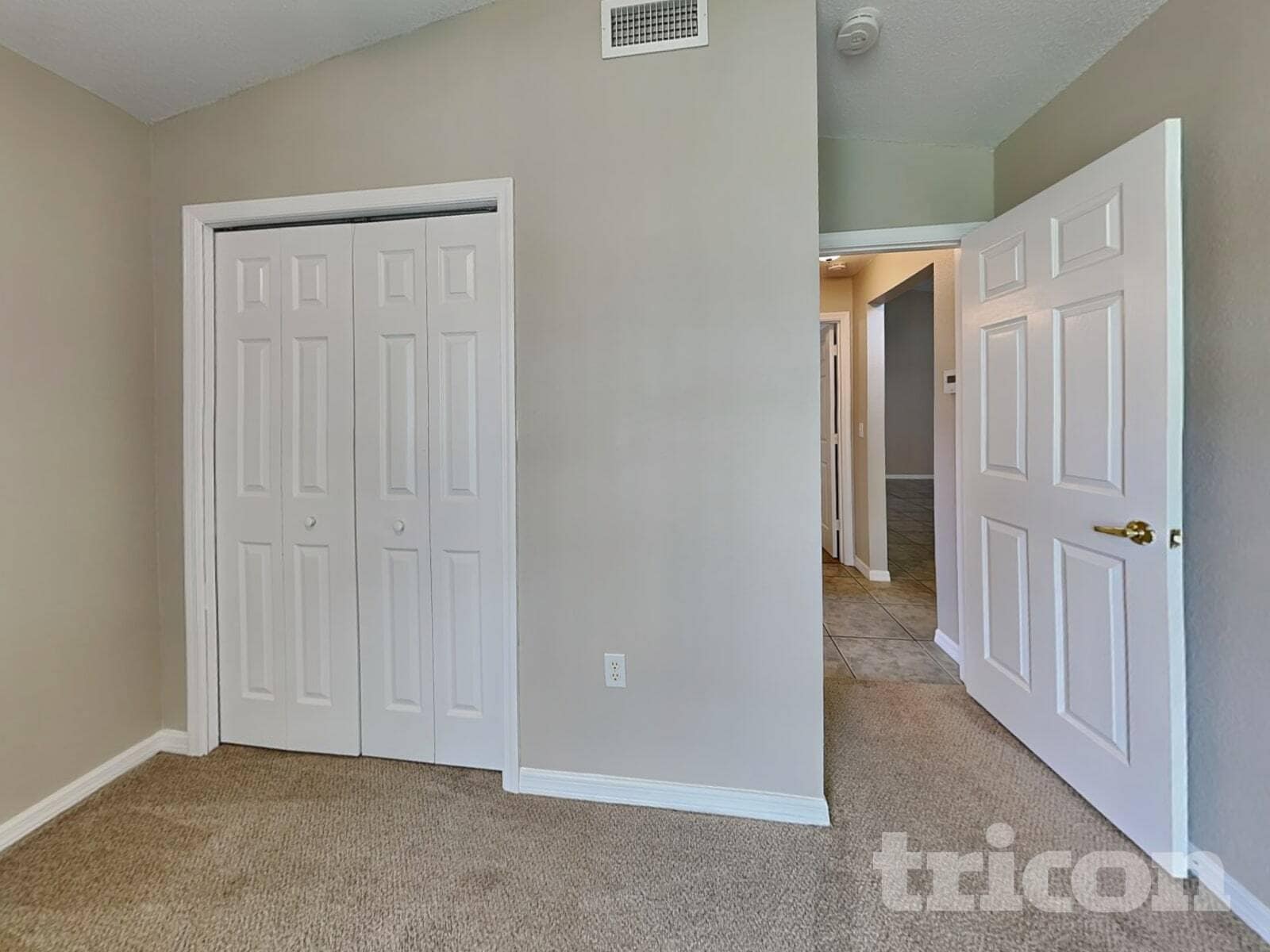 Building Photo - 7641 Manor Dr