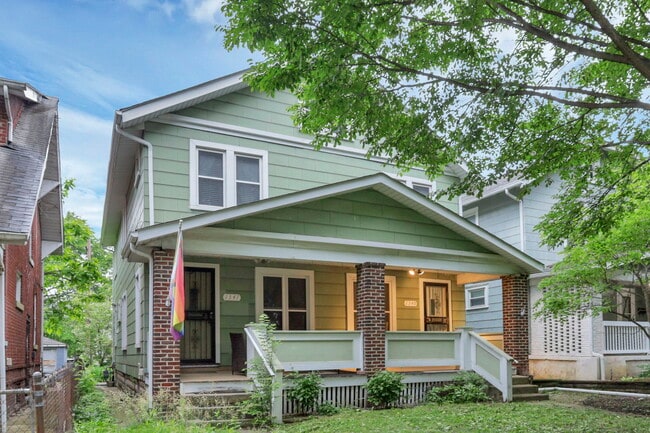 Primary Photo - 1349 N 6th St