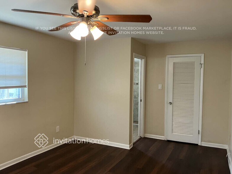 Building Photo - 1007 Macrae Ave