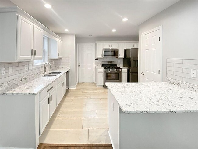 Building Photo - 1232 Gates Cir SE