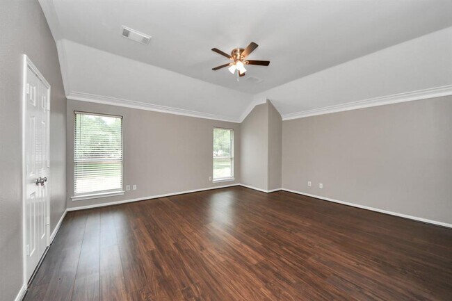Building Photo - 1302 Raintree Cir