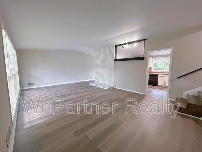 Building Photo - 3558 Telstar Dr