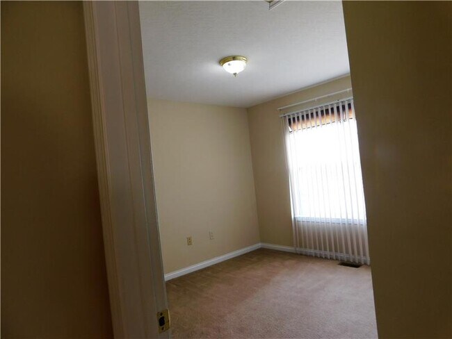 Building Photo - 1206 Carthage Dr