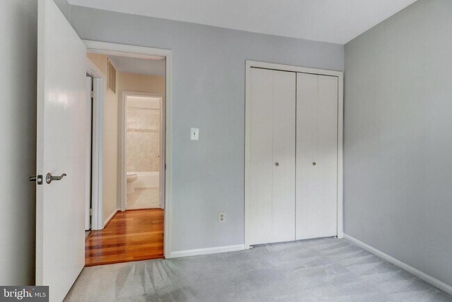 Building Photo - 5707 Waters Edge Landing Court