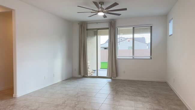 Building Photo - 16805 W Shangri La Rd