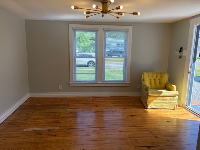 Building Photo - 503 W Collier Ave