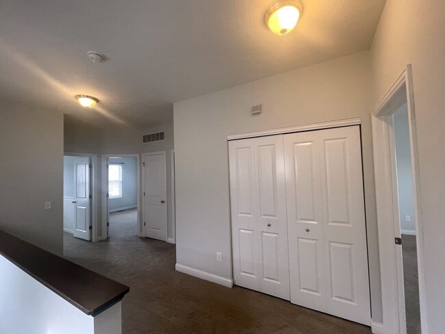 Building Photo - 5597 Lantos Rd