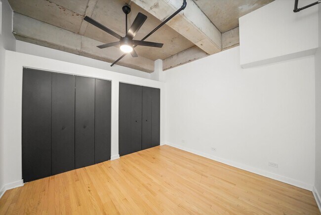 Building Photo - 6 S Laflin St