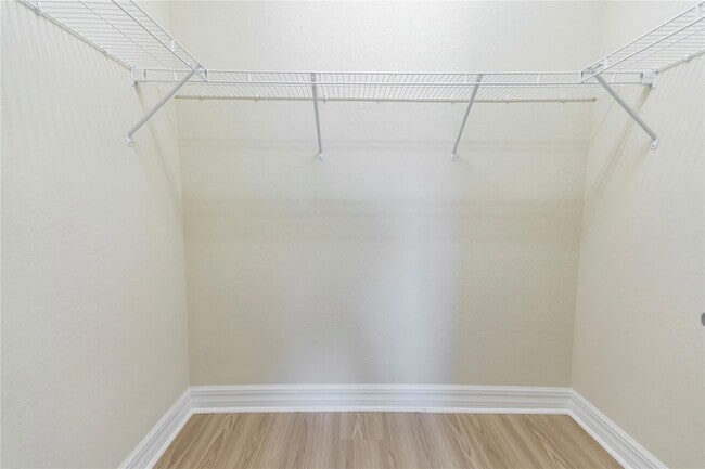 Building Photo - 4828 Chantilly Rd