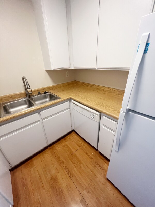Building Photo - 248 W Avenida Palizada