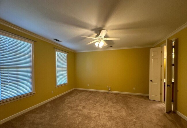 Building Photo - 10135 Ridgewood Oak Dr