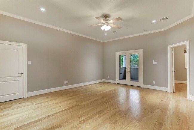 Building Photo - 5 Cardwell Ct