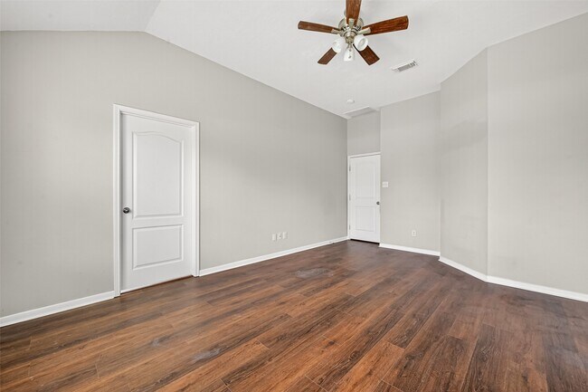 Building Photo - 5615 Brookhollow Oaks Trail