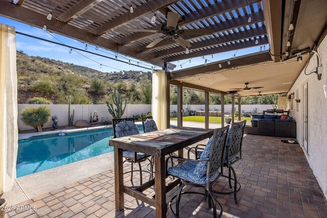 Building Photo - 221 W Sweetwater Ave