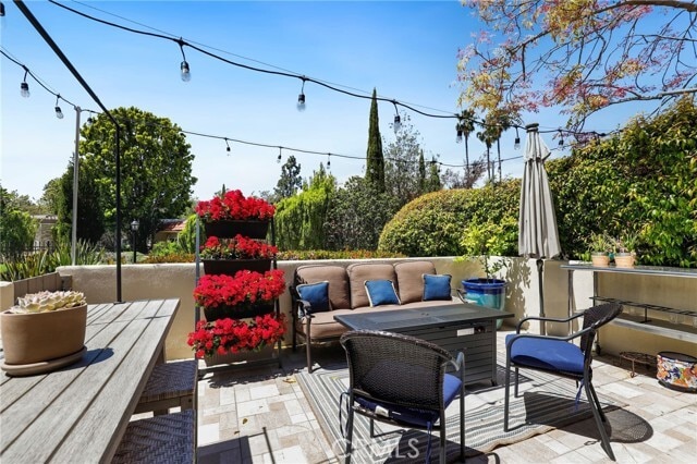 Building Photo - 2425 Vista Hogar