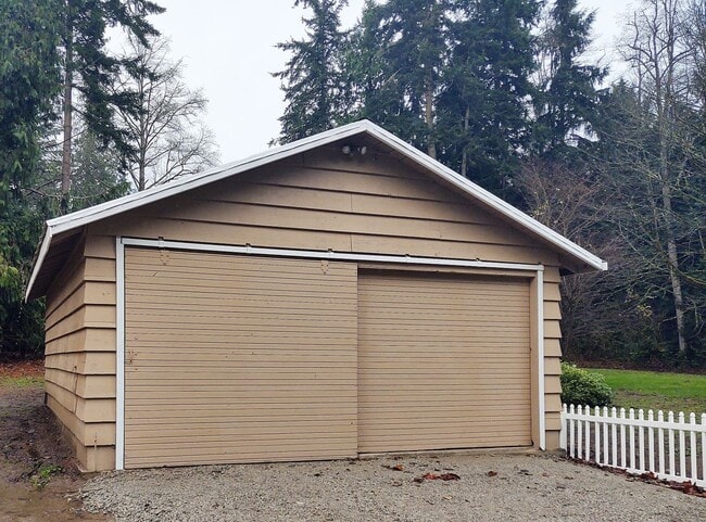 Building Photo - Cottage style home in Poulsbo on HWY 3