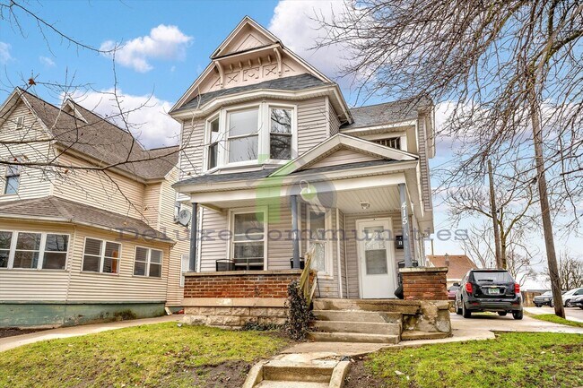 Primary Photo - 415 Graham St SW