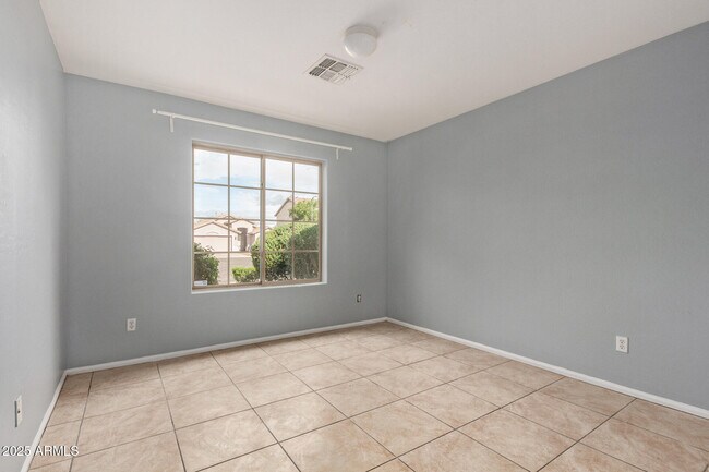 Building Photo - 5023 W Lynne Ln