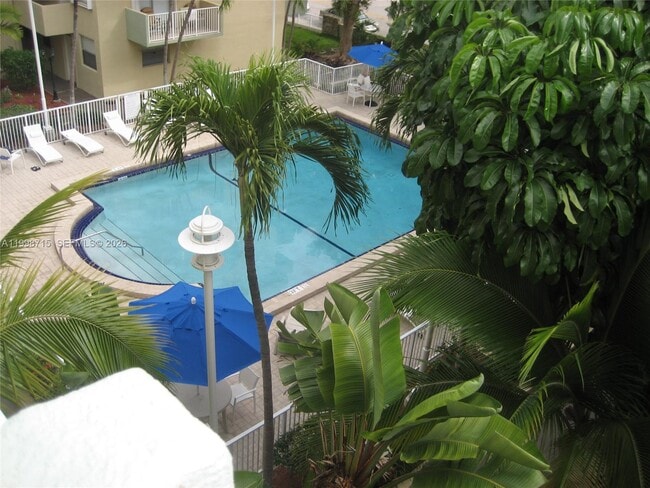 Building Photo - 1801 S Treasure Dr