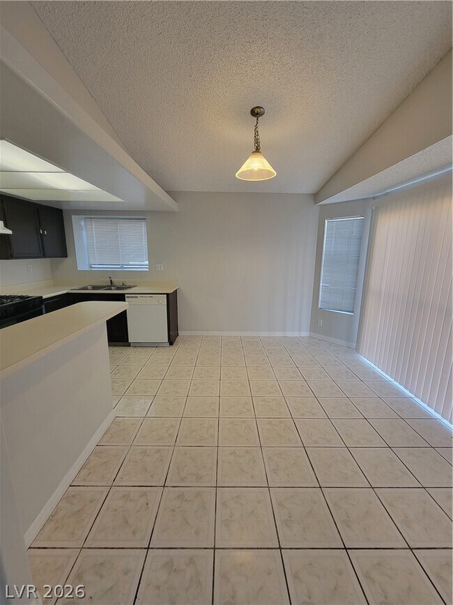 Building Photo - 1161 Pleasant Brook St