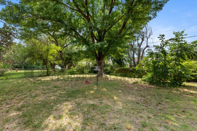 Building Photo - 1719 S Woodlawn St