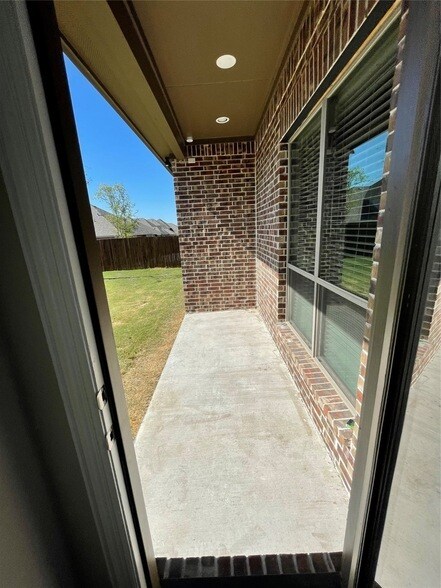 Building Photo - 4021 Angelina Dr