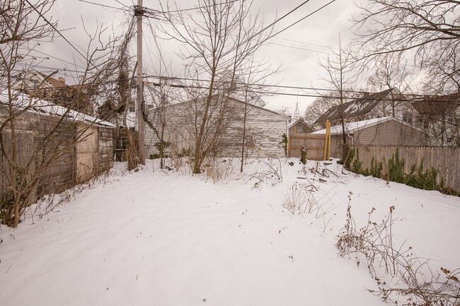 Building Photo - 3331 E 140th St