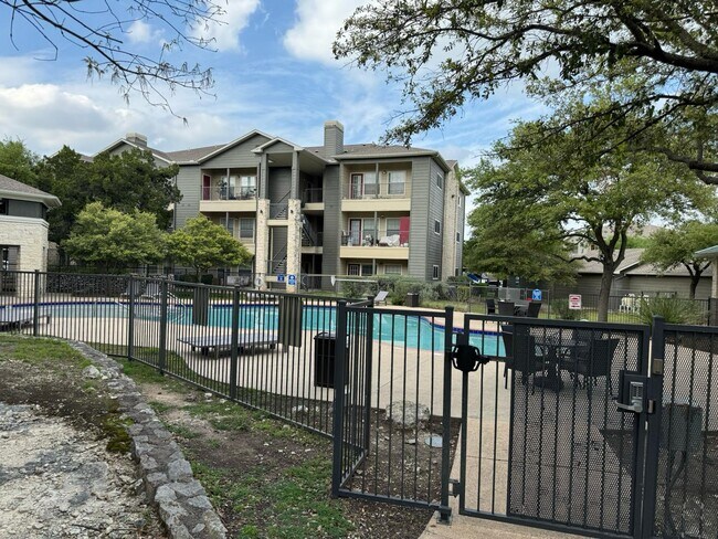 Building Photo - 2320 Gracy Farms Ln