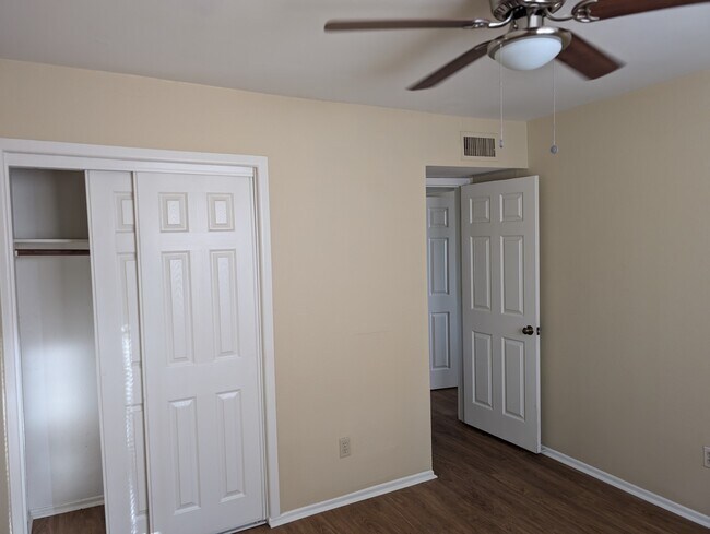Building Photo - 14417 N Teakwood Ln