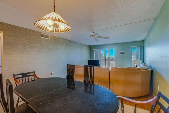 Building Photo - 4902 38th Way S