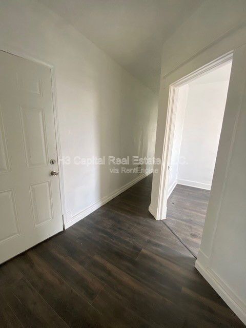 Building Photo - 2458 Benton St