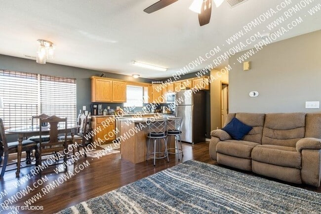 Building Photo - 15227 Alpine Dr