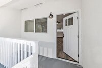 Building Photo - 557 N Olive St